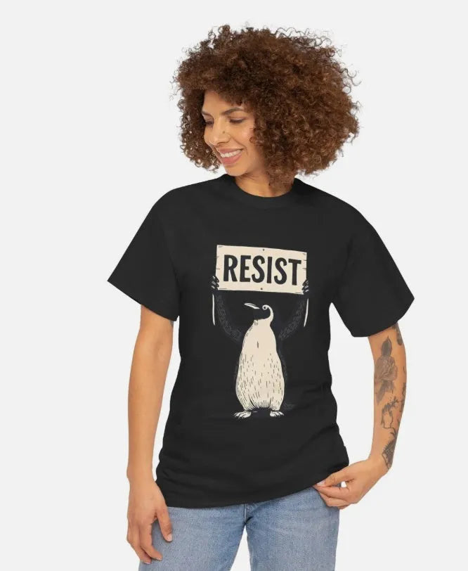 Cotton summer T-shirt in loose fit with short sleeves and round neck