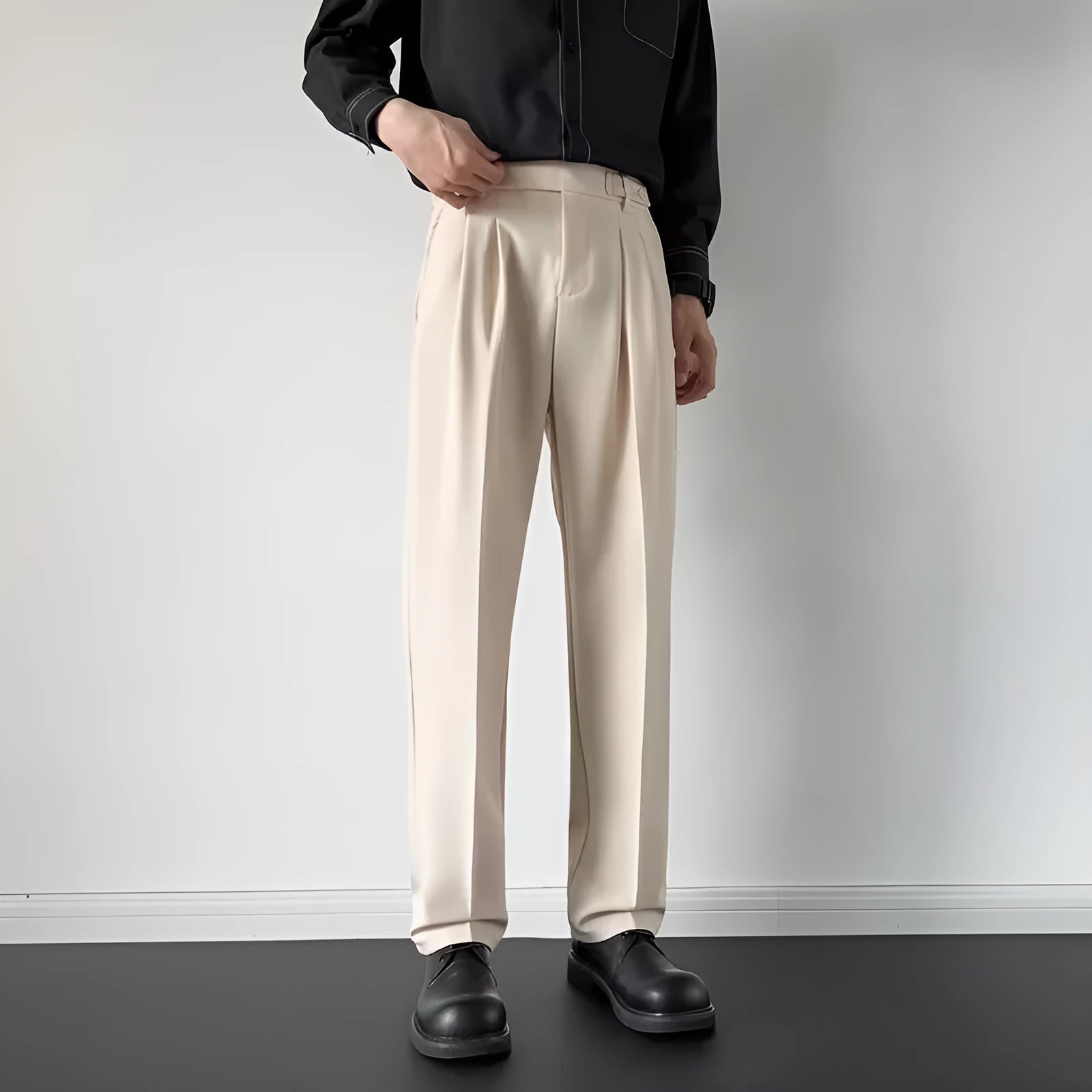 Men's straight loose fit trousers in apricot or black colour with polyester fabric