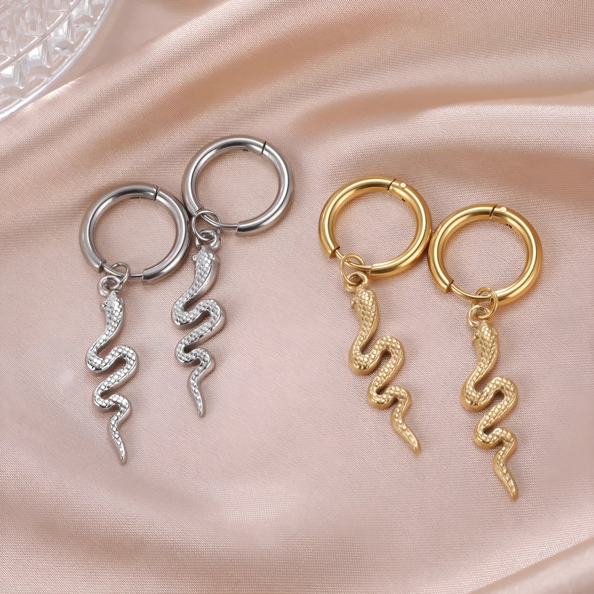 Gold or steel colour vintage snake-shaped stainless steel clip-on earrings