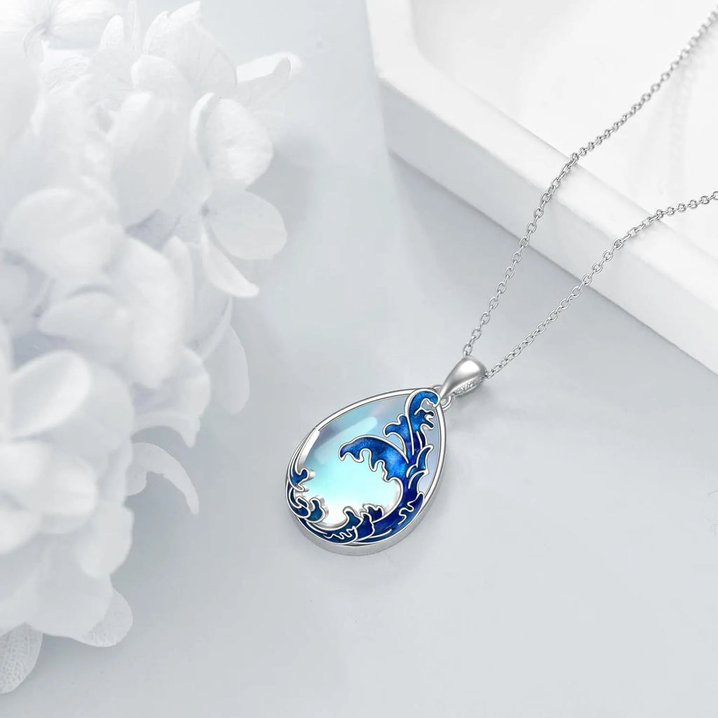 Moonstone blue heart pendant necklace with alloy chain