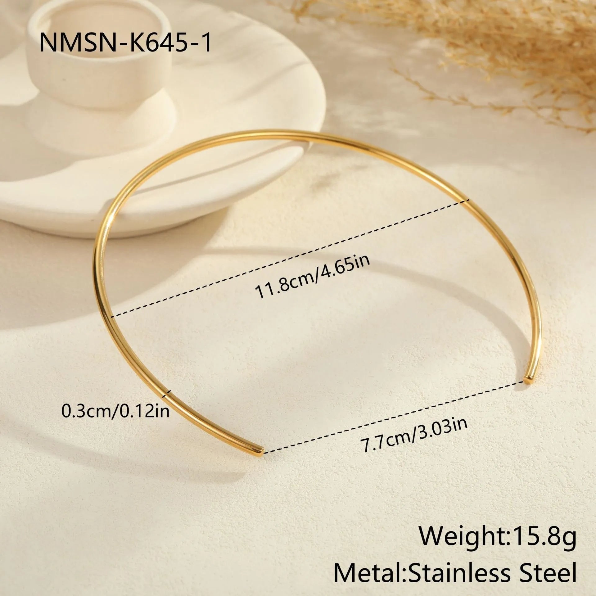 Minimalist geometric pendant necklace on adjustable 41-50cm chain in gold or silver tone