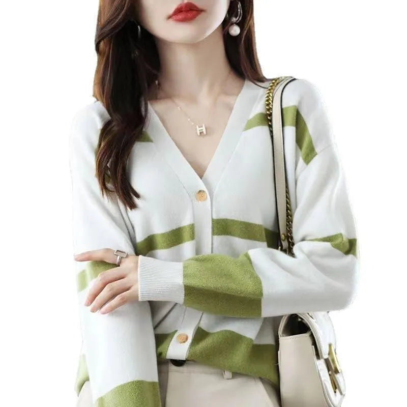 Women's striped V-neck button knitted cardigan with a 3D pattern in a slim fit.
