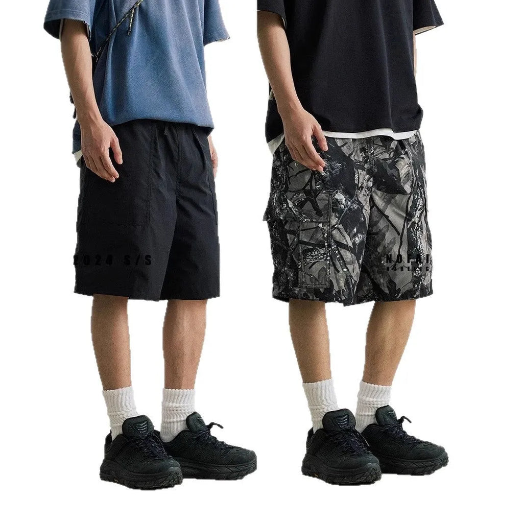 Loose casual denim shorts in straight-leg style with micro-elastic waistband