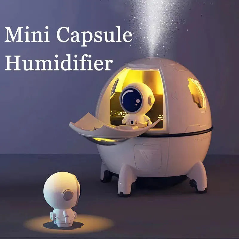 Astronaut-shaped desktop USB humidifier with colourful LED light and 220ml water tank.