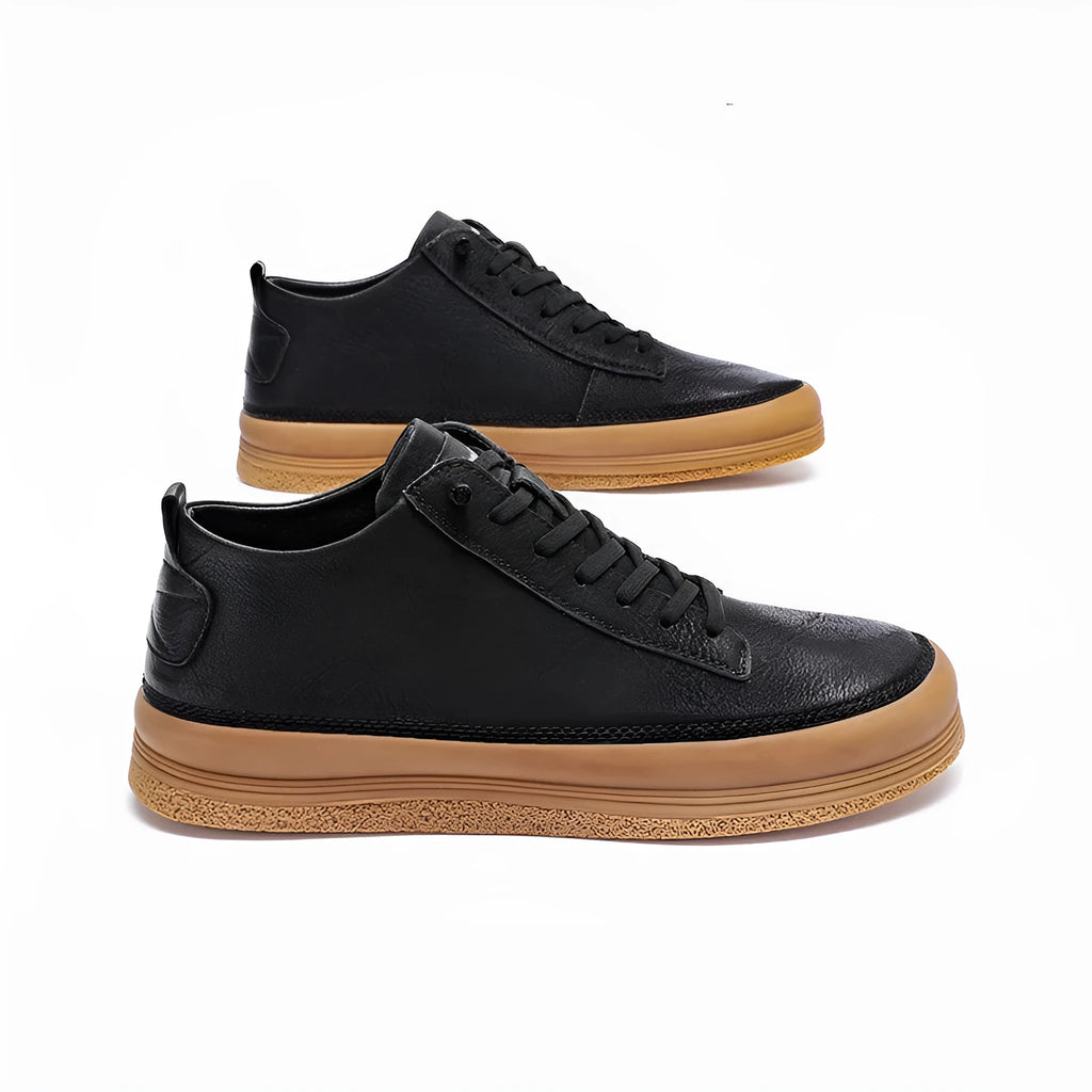 Men's black leather casual shoes with round toe and lace-up closure on rubber sole