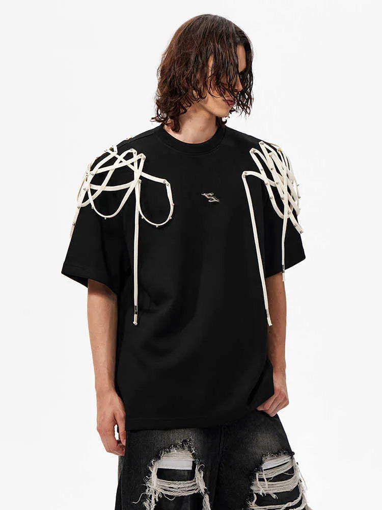 Black loose fit short-sleeved T-shirt with rivet ribbon padded shoulder detail