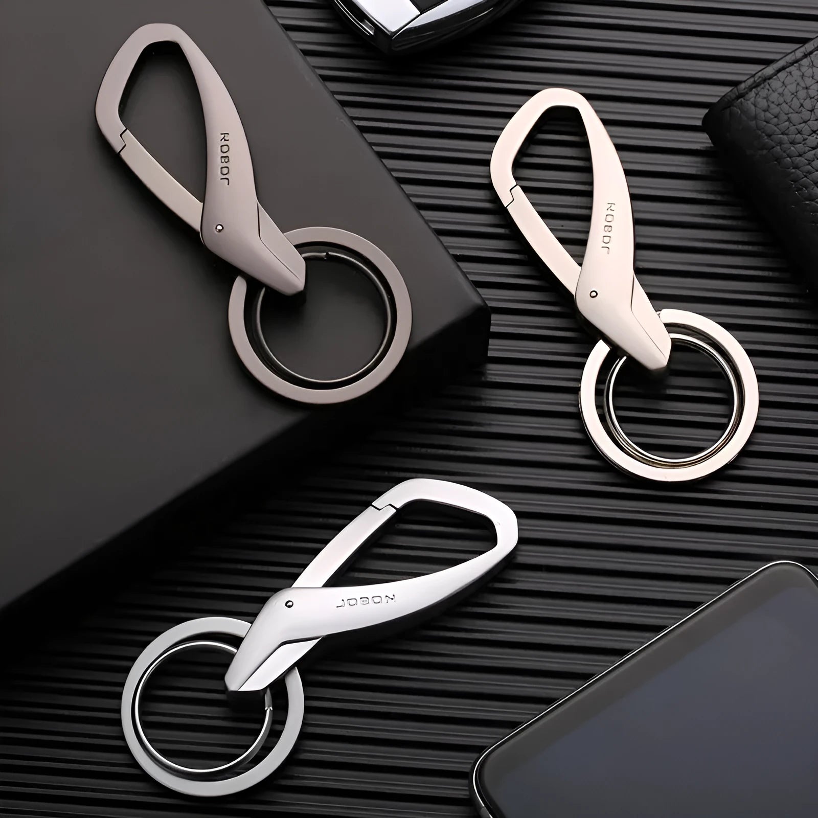 Zinc alloy car key chain with double ring waist clip in black, chrome, or nickel colours