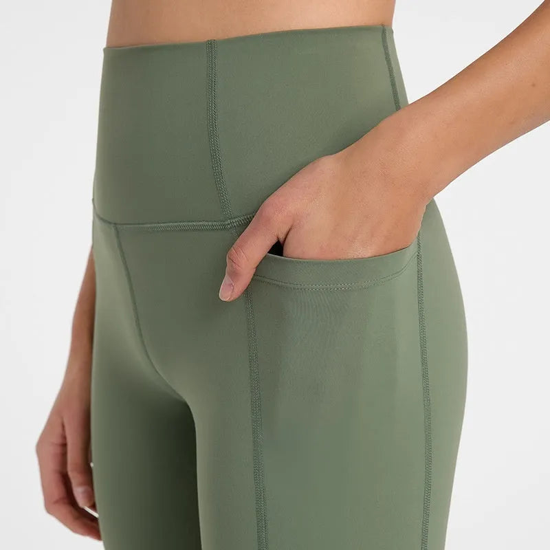 Women's sports shorts in cotton blend fabric with super stretch functionality