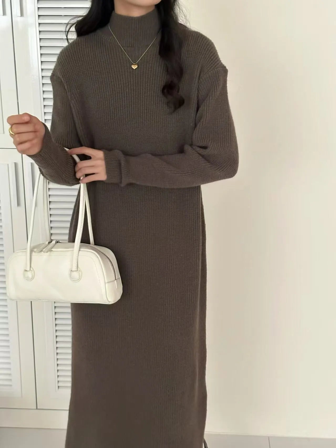 Women's half turtleneck knitted dress in acrylic fabric with high waist and midi length