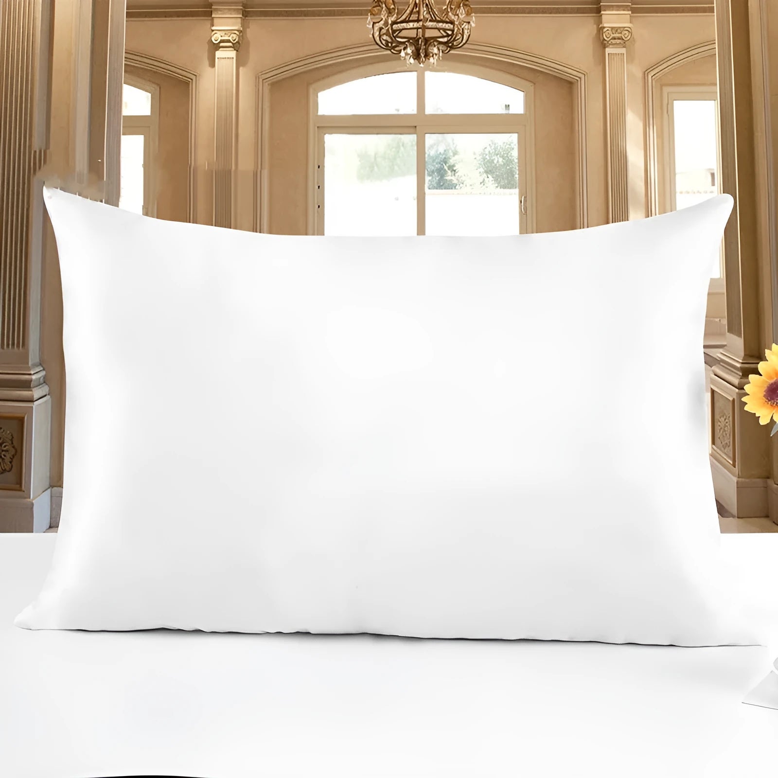 Double-sided 19 M silk pillowcase in a choice of 14 colours and three sizes.