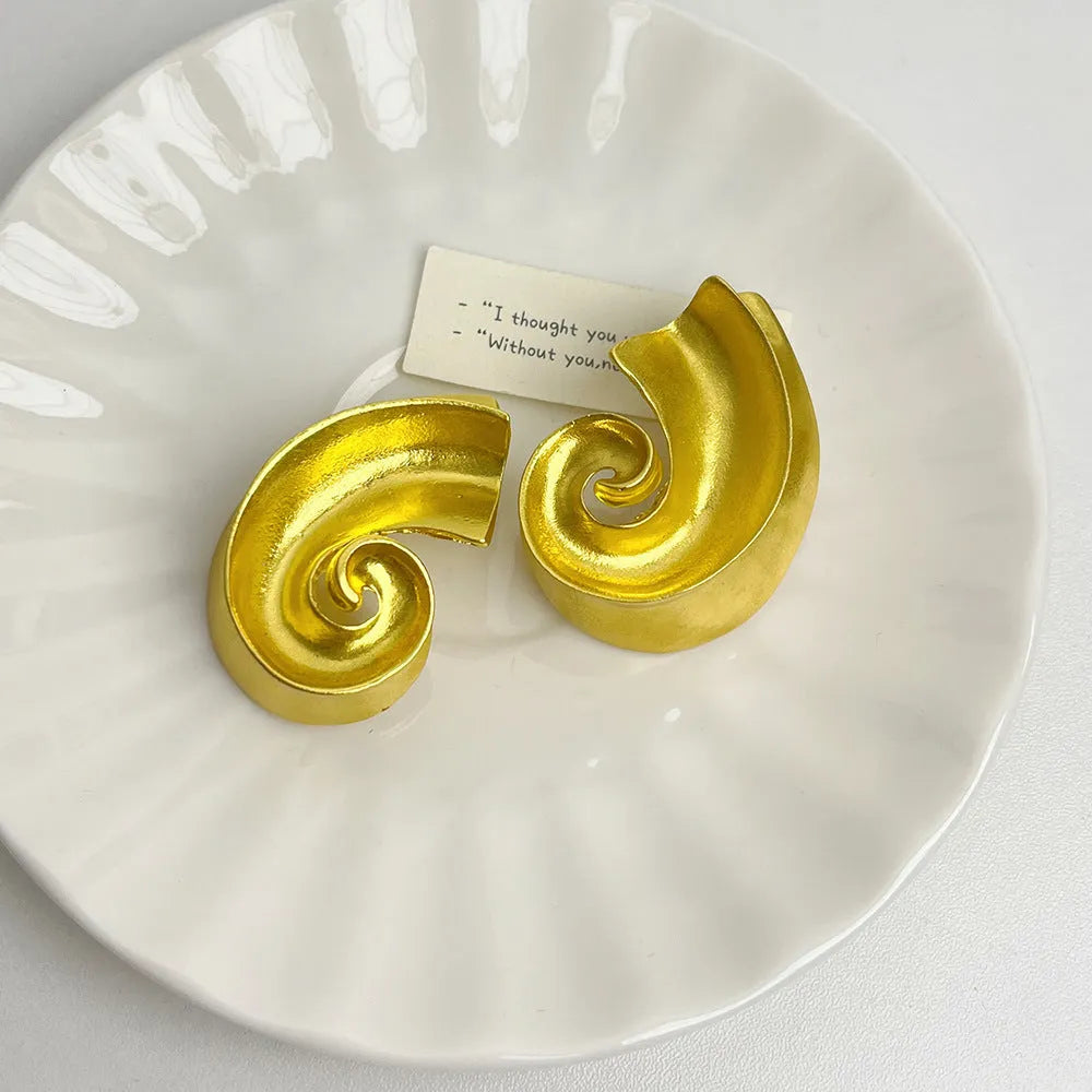 Geometric retro ear studs with 5cm size and electroplated gold or silver finish