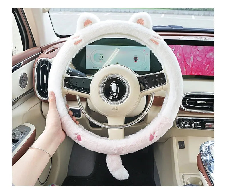 Plush winter steering wheel cover with animal embroidery in 38cm diameter for thermal cold weather driving comfort