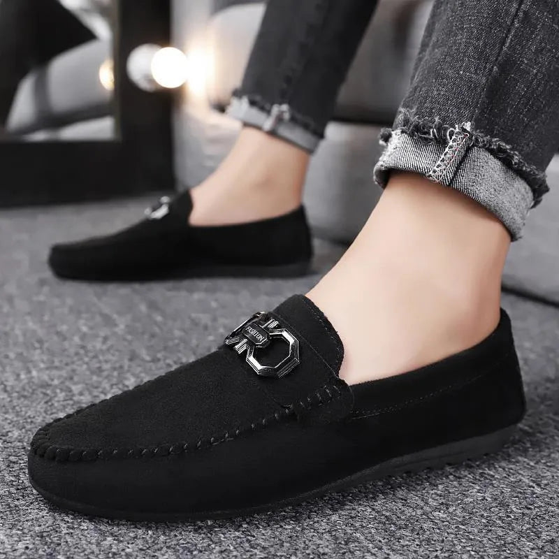 Men's casual shoes in suede and cowhide leather with rubber soles